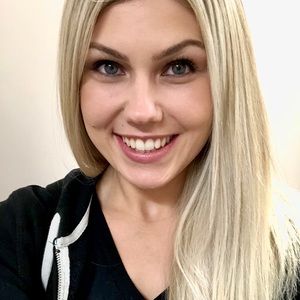 Meet your Posher, Nicole